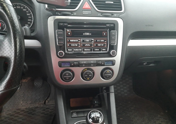 Volkswagen Scirocco cena 29500 przebieg: 222300, rok produkcji 2009 z Rumia małe 106